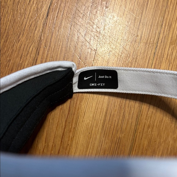 Nike White Visor Hat Golf Cap - Picture 4 of 6